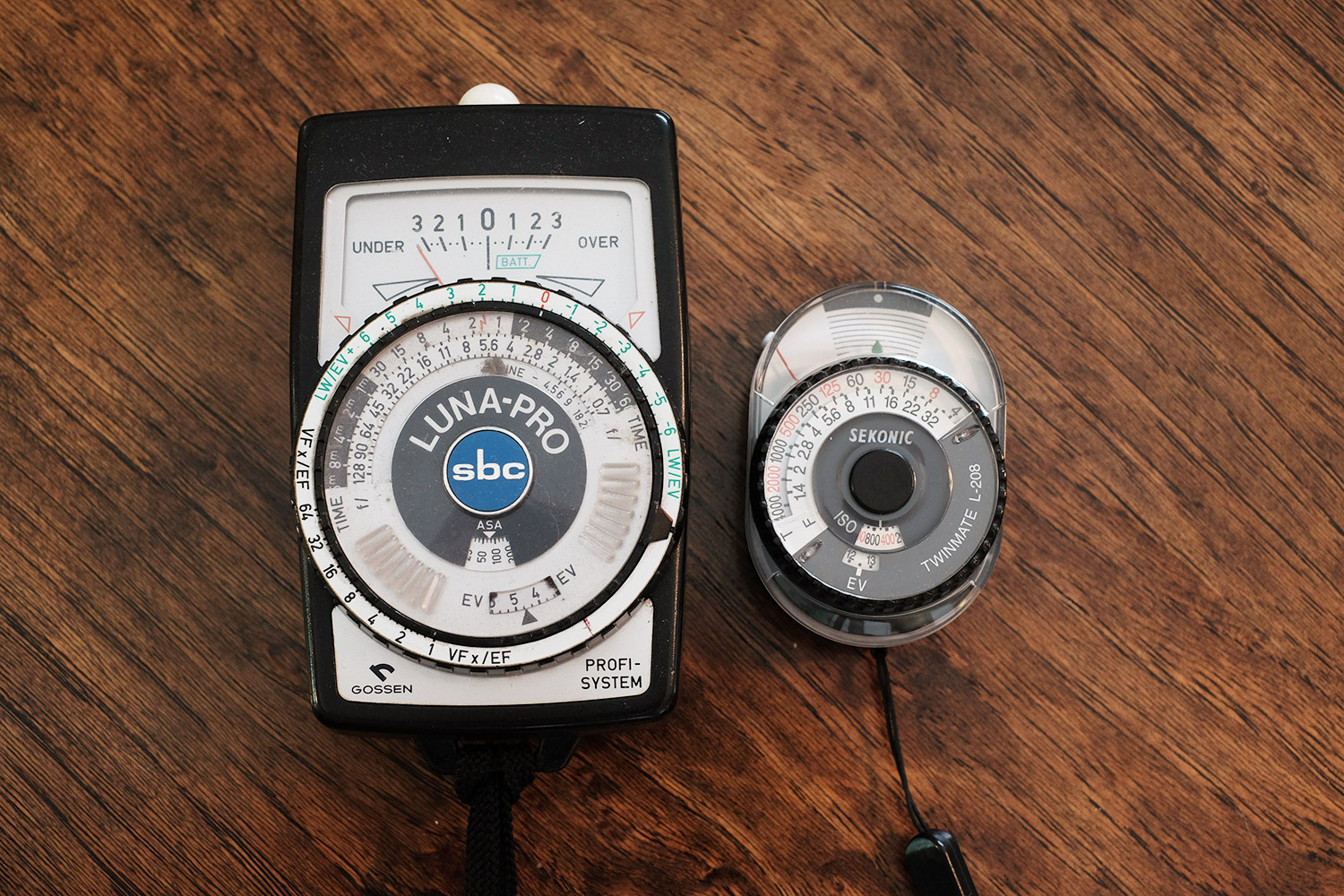 Gossen Luna Pro SBC vs Sekonic Twinmate L-208 Size Comparison
