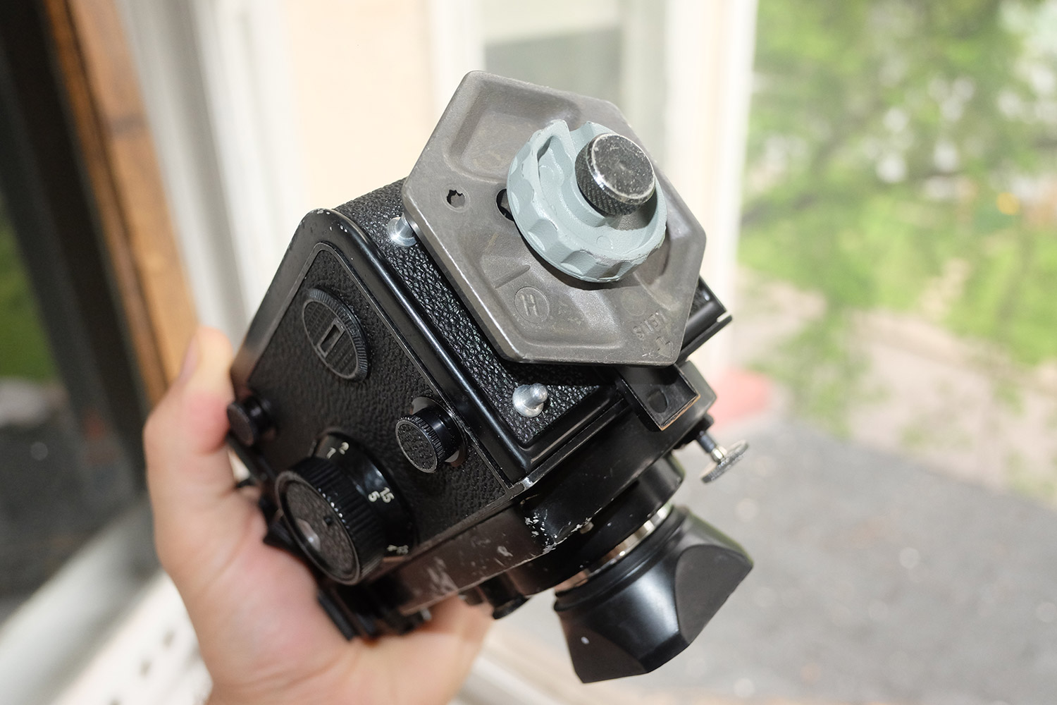Yashica Mat 124G: Experiences With The Popular TLR Camera | K
