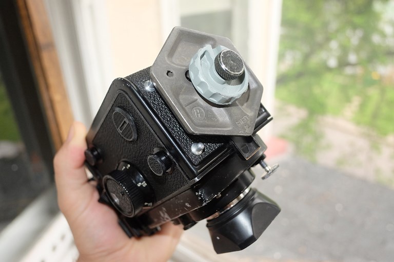 Yashicamat 124G w/ Manfrotto Hex Plate