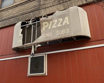 Lee's Pizza, Duluth, Minnesota, November 2022